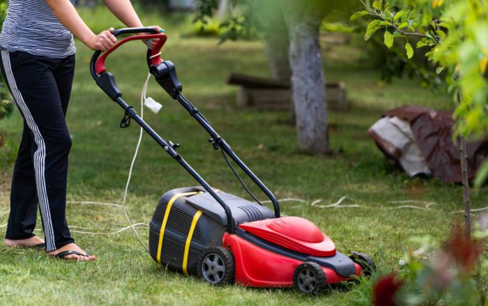 best lawn mowers under $200